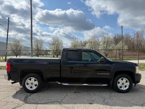 BLACK 2009 Chevrolet Silverado 1500 LT Extended Cab