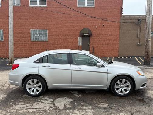 2012 Chrysler 200 Touring