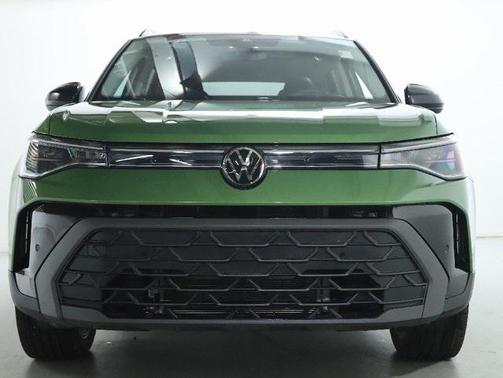 2025 Volkswagen Taos 1.5T SE Black