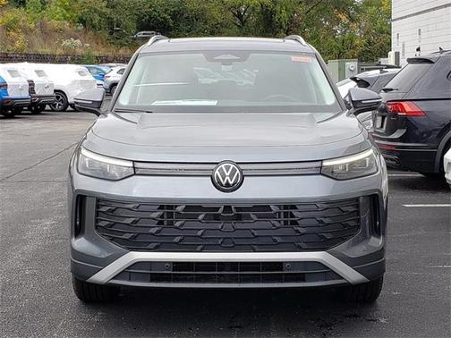 2025 Volkswagen Tiguan 2.0T SE 4MOTION