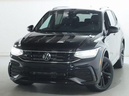 Deep Black Pearl 2023 Volkswagen Tiguan 2.0T SE R-Line Black 4MOTION
