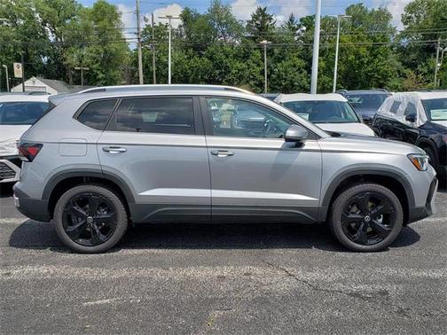 2025 Volkswagen Taos 1.5T SEL