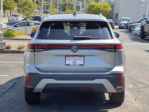 2025 Volkswagen Tiguan 2.0T SE 4MOTION