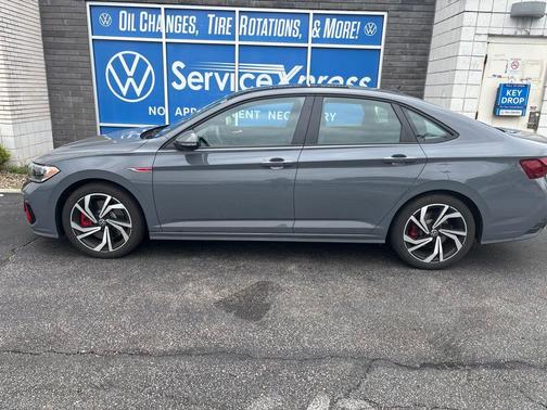 Pure Gray 2022 Volkswagen Jetta GLI 2.0T Autobahn
