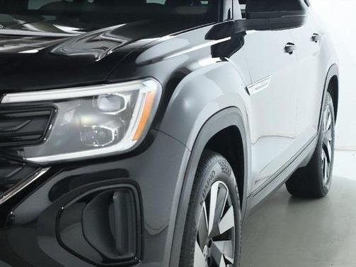 2024 Volkswagen Atlas Cross Sport 2.0T SE w/Technology 4MOTION