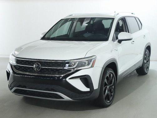 Pure White 2023 Volkswagen Taos 1.5T SEL