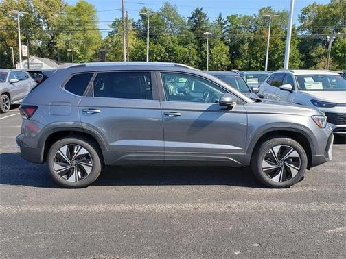 2025 Volkswagen Taos 1.5T SE