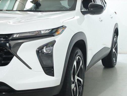 Summit White 2024 Chevrolet Trax FWD 1RS