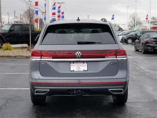 2025 Volkswagen Atlas 2.0T SE w/Technology 4MOTION