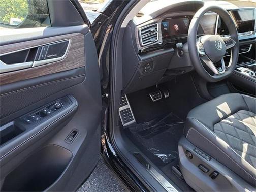 2026 Volkswagen Atlas 2.0T SEL Premium R-Line 4MOTION