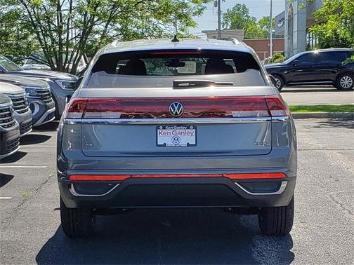 2025 Volkswagen Atlas Cross Sport 2.0T SE