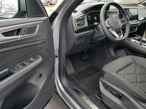 2025 Volkswagen Atlas Cross Sport 2.0T SE w/Technology 4MOTION