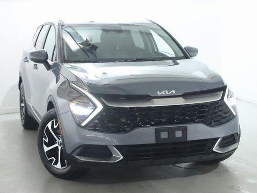 Everlasting Silver 2023 Kia Sportage EX