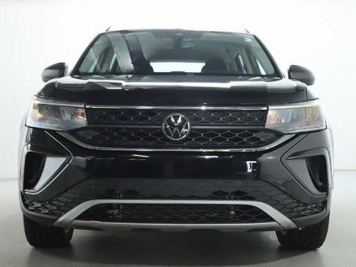 Deep Black Pearl 2025 Volkswagen Taos 1.5T S