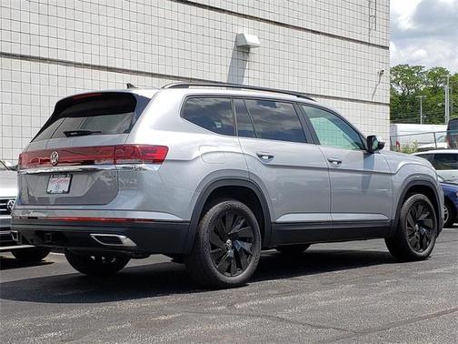 2025 Volkswagen Atlas 2.0T SE w/Technology 4MOTION
