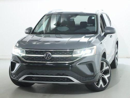Platinum Gray Metallic 2023 Volkswagen Taos 1.5T SEL