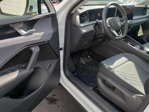 2025 Volkswagen Tiguan 2.0T SE 4MOTION