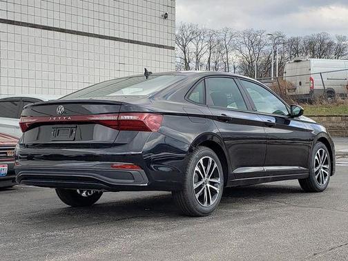 Deep Black Pearl 2026 Volkswagen Jetta 1.4T S