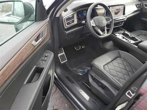 2025 Volkswagen Atlas 2.0T SEL Premium R-Line 4MOTION