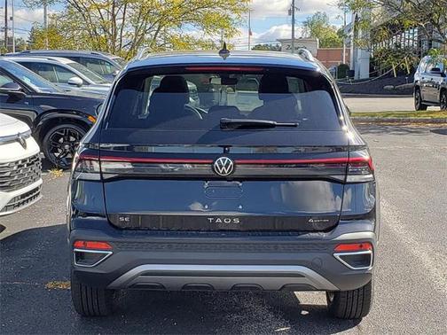 2025 Volkswagen Taos 1.5T SE