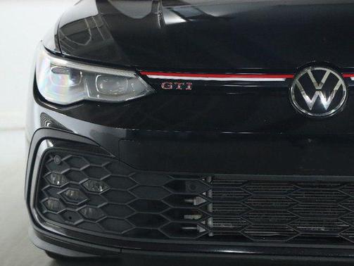 Deep Black Pearl 2024 Volkswagen Golf GTI 2.0T SE DSG