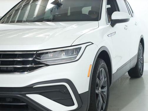 Opal White 2023 Volkswagen Tiguan 2.0T SE