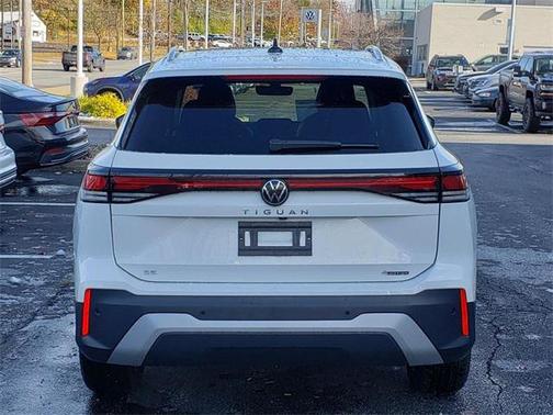 2025 Volkswagen Tiguan 2.0T SE 4MOTION