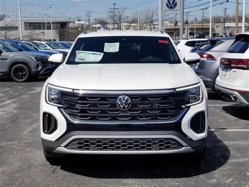2025 Volkswagen Atlas Cross Sport 2.0T SE