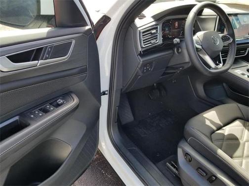 2025 Volkswagen Atlas Cross Sport 2.0T SE