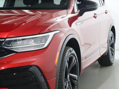 2024 Volkswagen Tiguan 2.0T SE R-Line Black 4MOTION