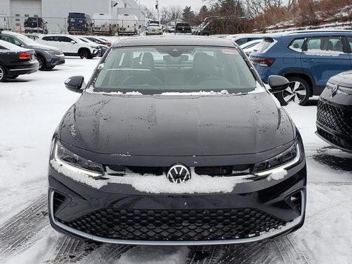 Deep Black 2026 Volkswagen Jetta 1.4T SE