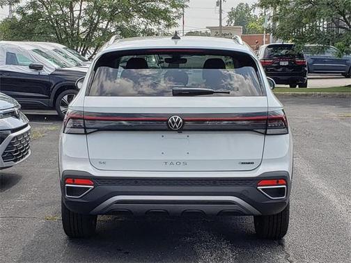 2025 Volkswagen Taos 1.5T SE