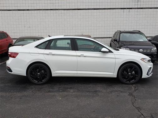 2025 Volkswagen Jetta 1.5T SE