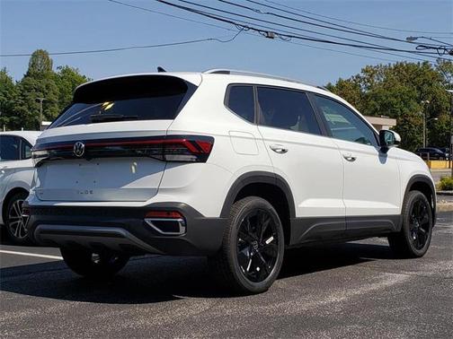 2025 Volkswagen Taos 1.5T SE