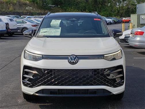 2025 Volkswagen Tiguan 2.0T SE R-Line Black 4MOTION