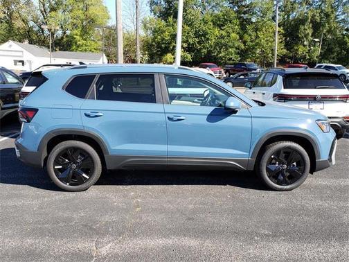 2025 Volkswagen Taos 1.5T SE