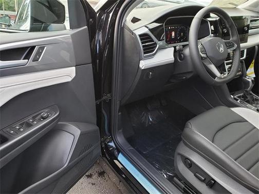 2025 Volkswagen Taos 1.5T SEL