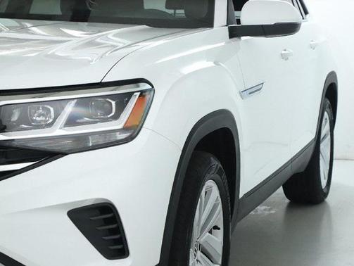 2022 Volkswagen Atlas Cross Sport 2.0T SE w/Technology 4MOTION