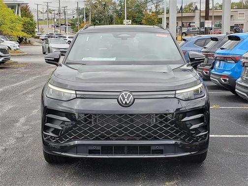 2025 Volkswagen Tiguan 2.0T SE R-Line Black