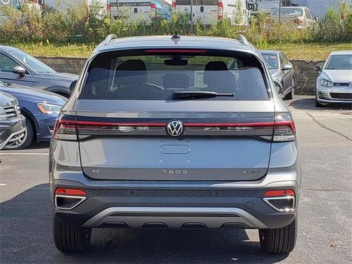 2025 Volkswagen Taos 1.5T SE