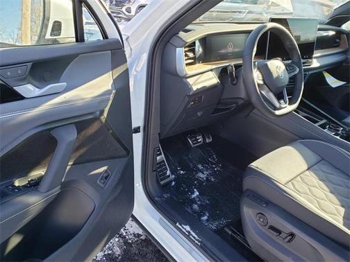 2026 Volkswagen Tiguan 2.0T SEL R-Line 4MOTION