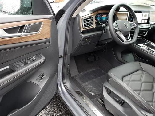 2026 Volkswagen Atlas 2.0T SE w/Technology 4MOTION