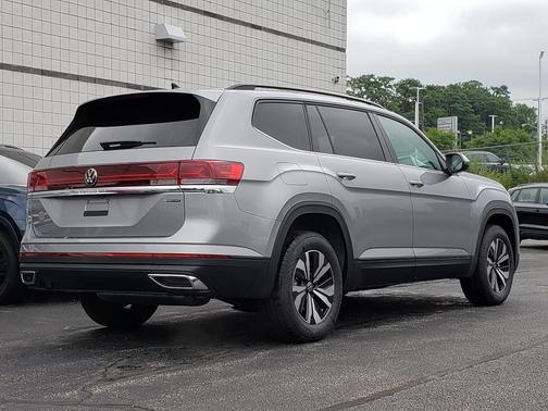 silver mist metallic 2026 Volkswagen Atlas 2.0T SE