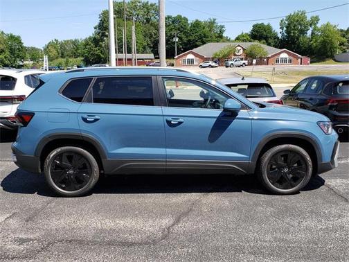 2025 Volkswagen Taos 1.5T SE