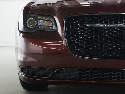 2022 Chrysler 300 Touring