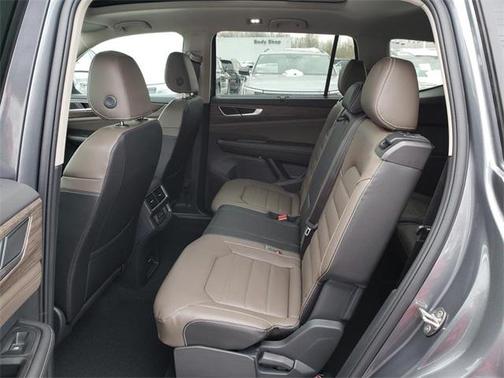 2025 Volkswagen Atlas 2.0T SEL