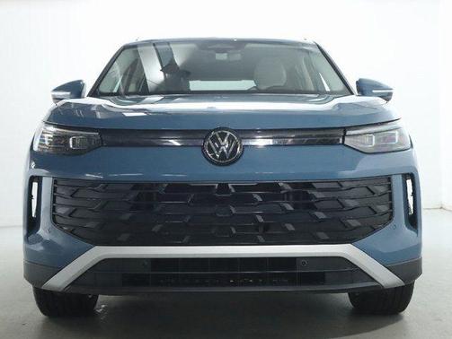 Monterey Blue Pearl 2025 Volkswagen Tiguan 2.0T SE 4MOTION