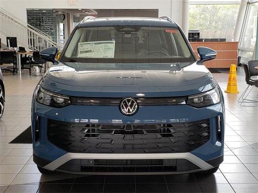 2025 Volkswagen Tiguan 2.0T SE 4MOTION