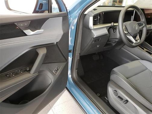 2025 Volkswagen Tiguan 2.0T SE 4MOTION