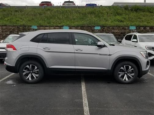 2025 Volkswagen Atlas Cross Sport 2.0T SE
